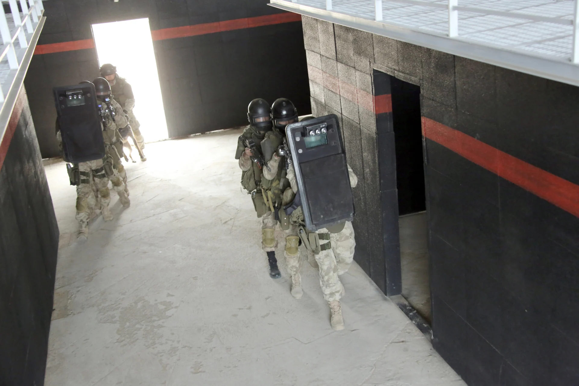 Mobile transformable shooting range