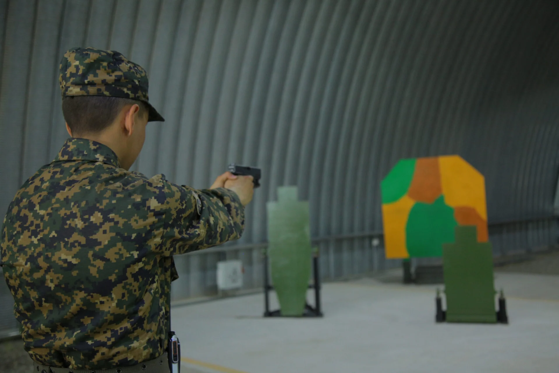 Portable firing range equipment (radio-controlled)