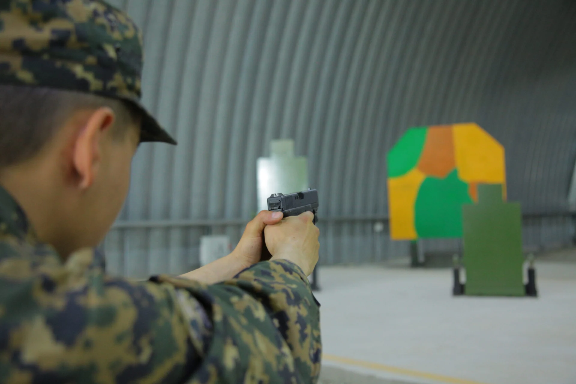 Portable firing range equipment (radio-controlled)