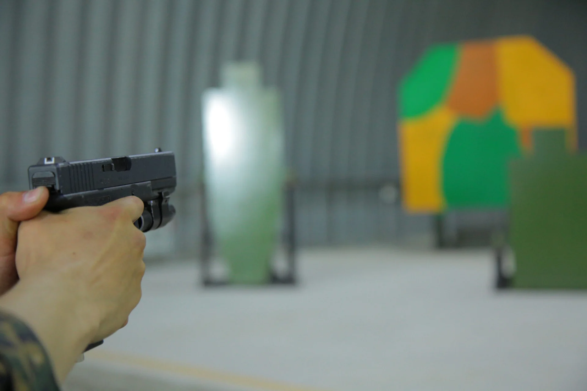 Portable firing range equipment (radio-controlled)