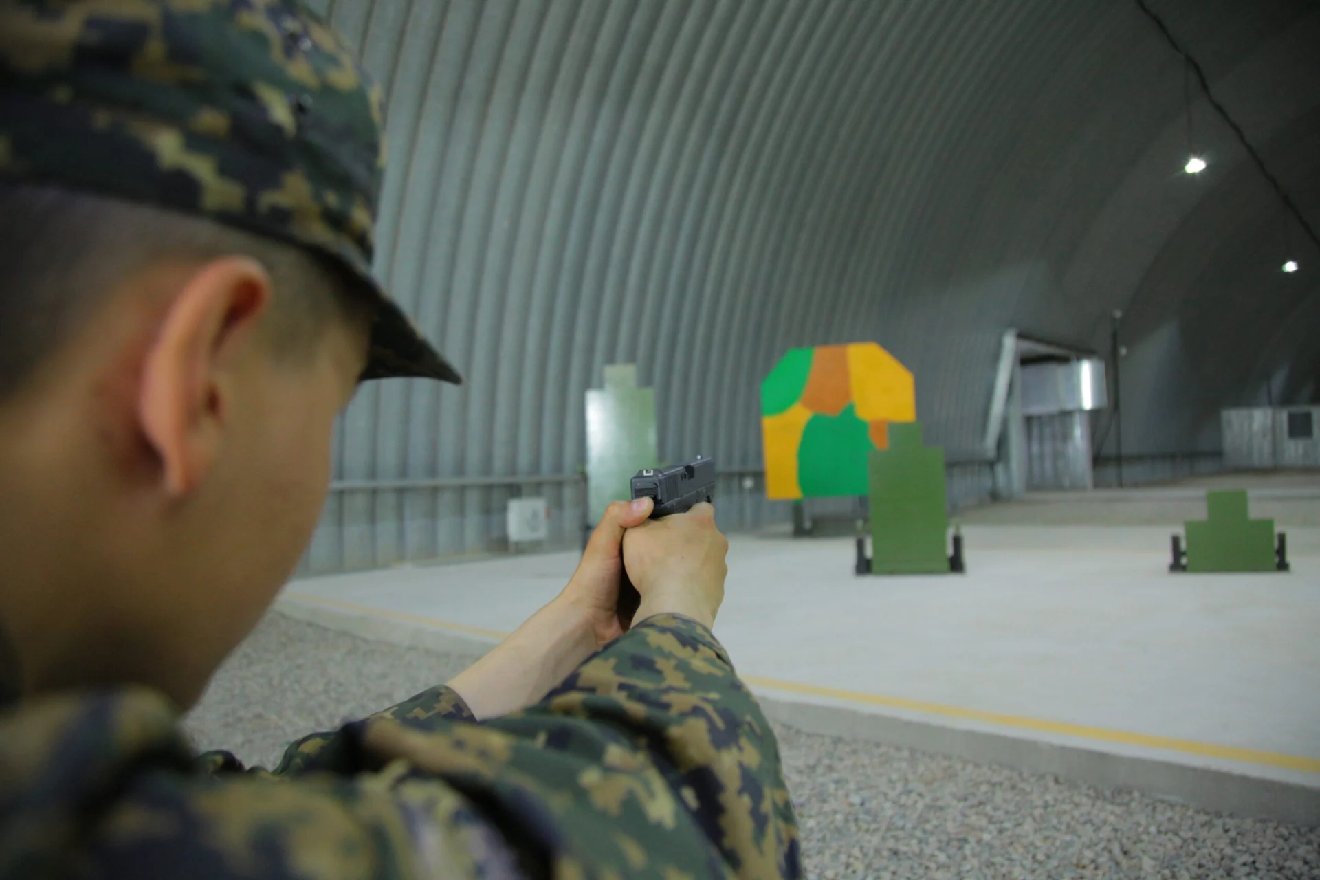 Portable firing range equipment (radio-controlled)