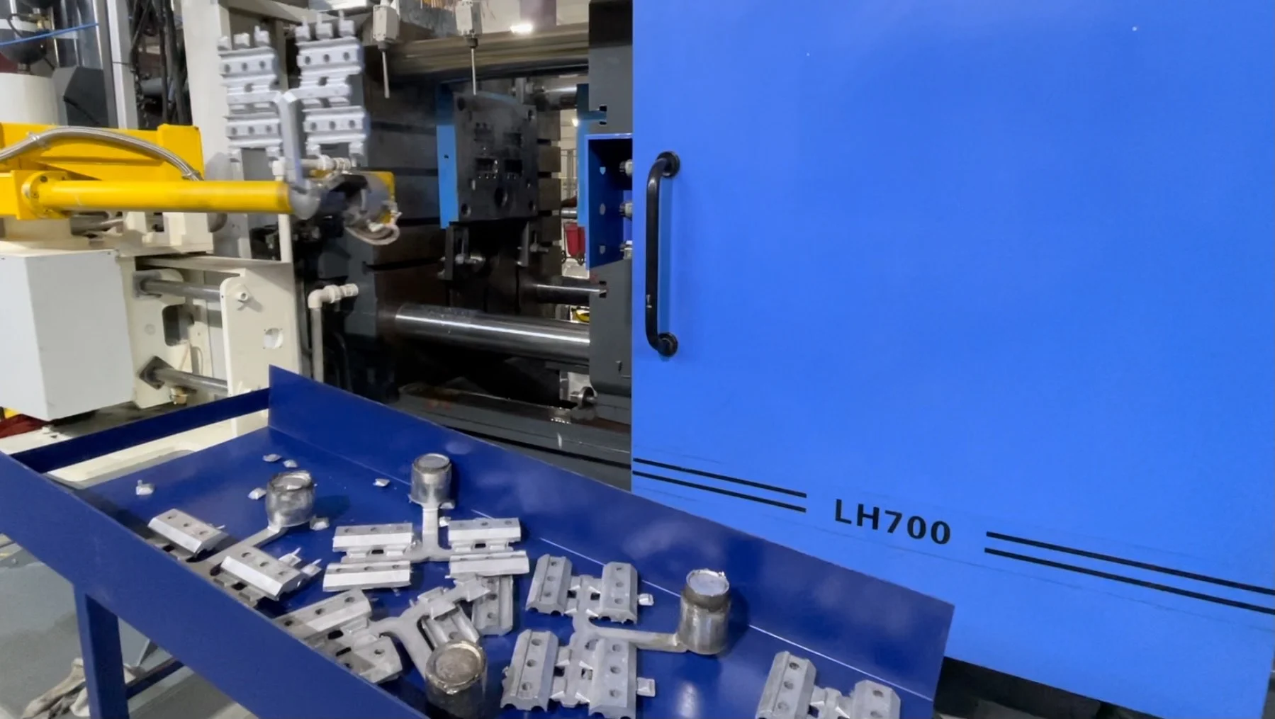Aluminum alloy