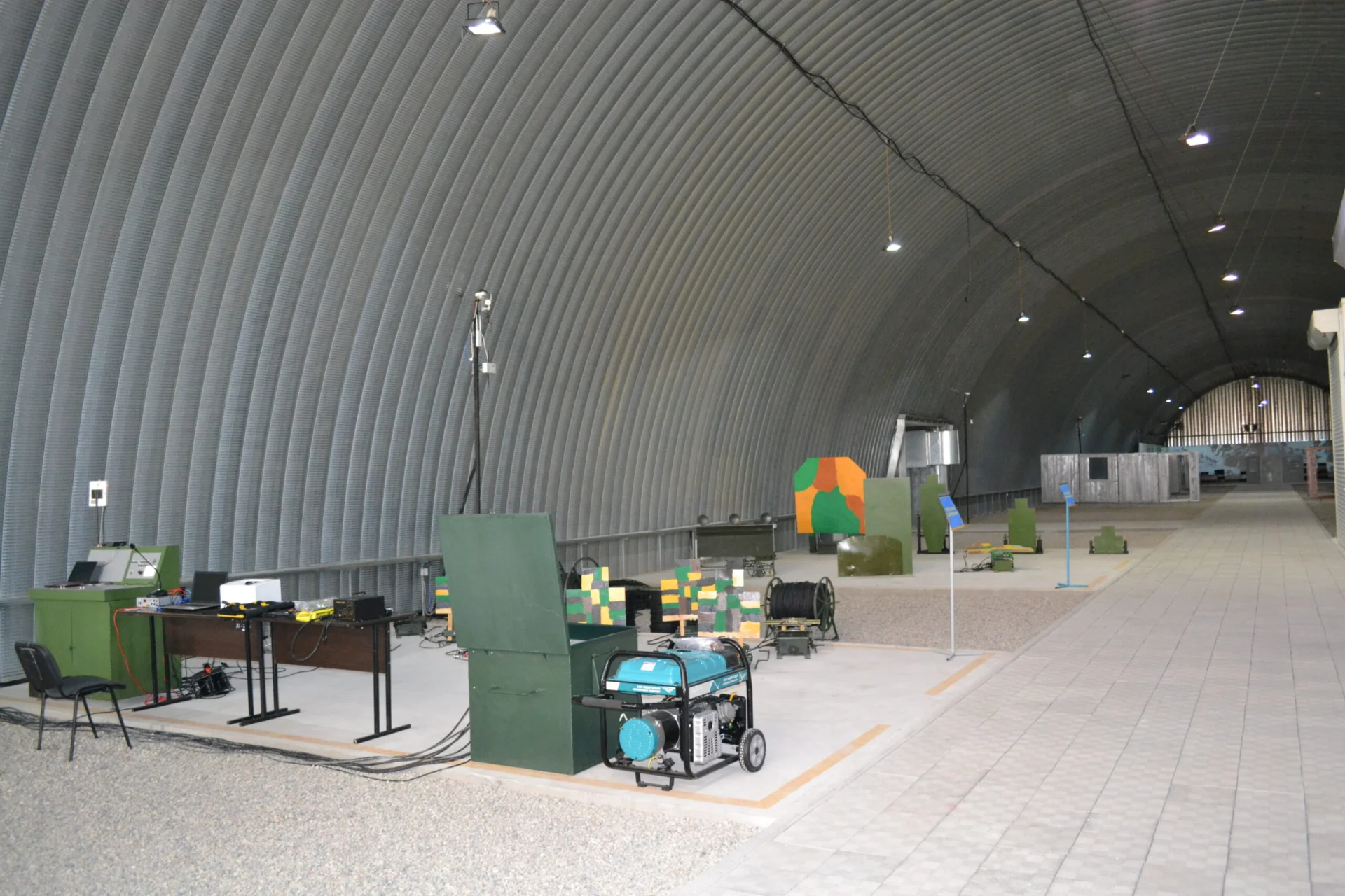 Portable firing range equipment (radio-controlled)