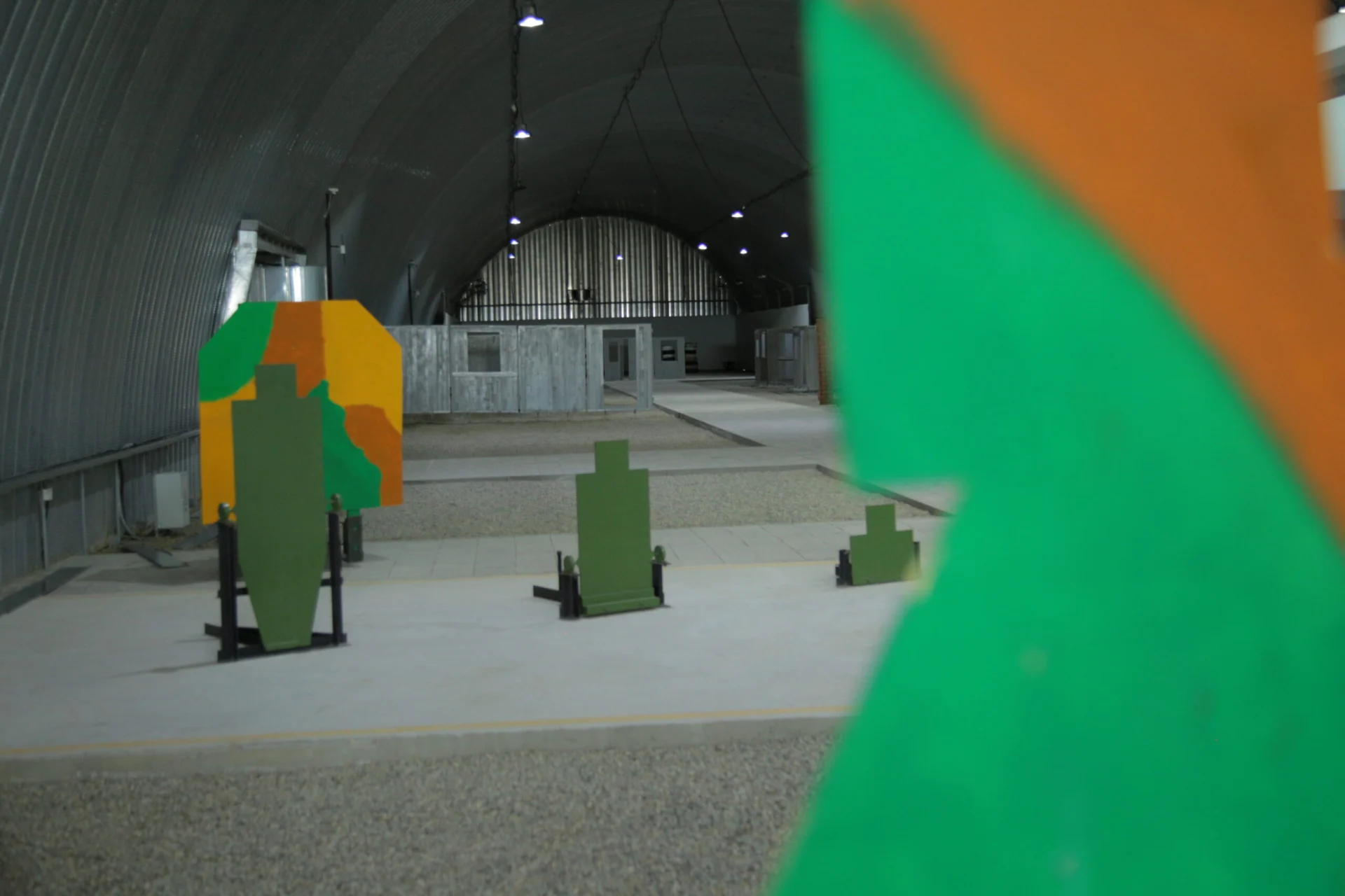 Portable firing range equipment (radio-controlled)